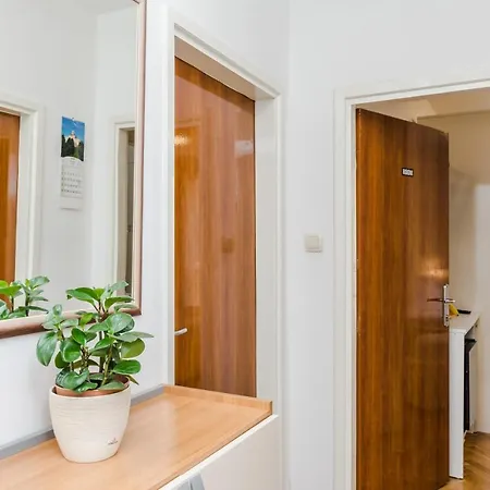 Neva With Private Bathroom Penzion Zadar