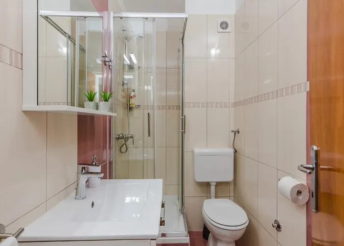 Gasthof Neva With Private Bathroom Zadar
