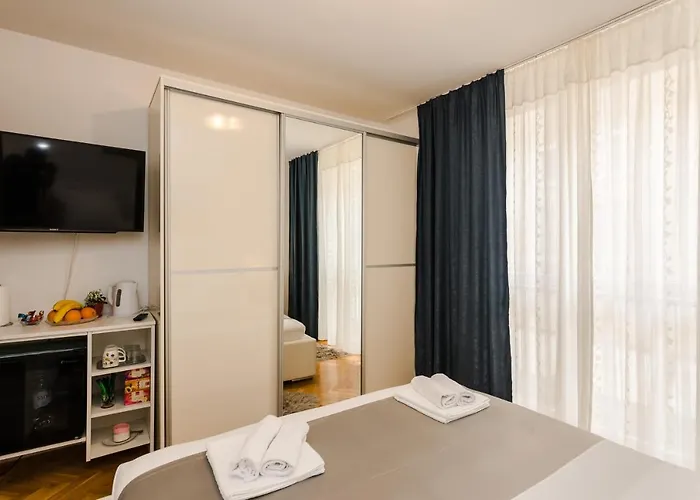 Neva With Private Bathroom